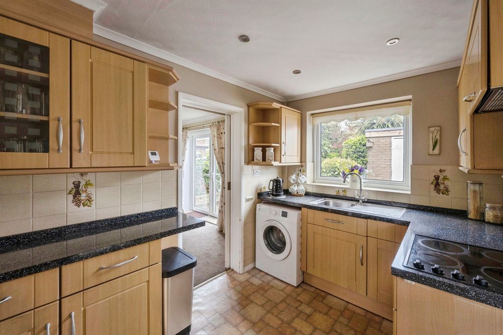 Property photo 2 of 20