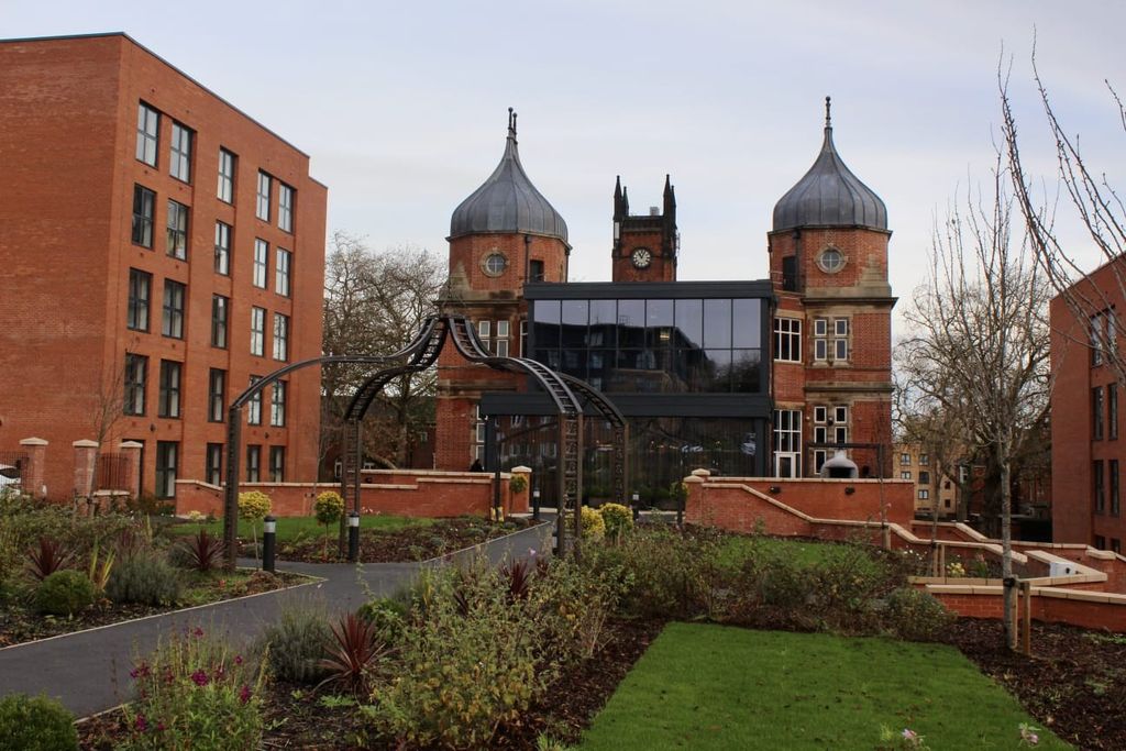 Property photo 1 of 12