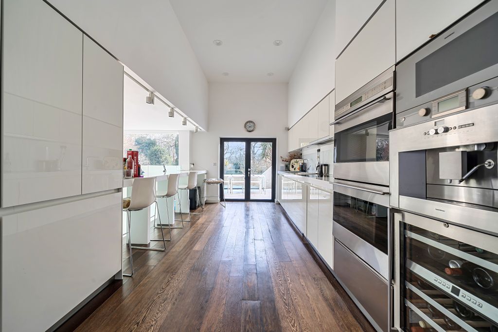 Property photo 3 of 29