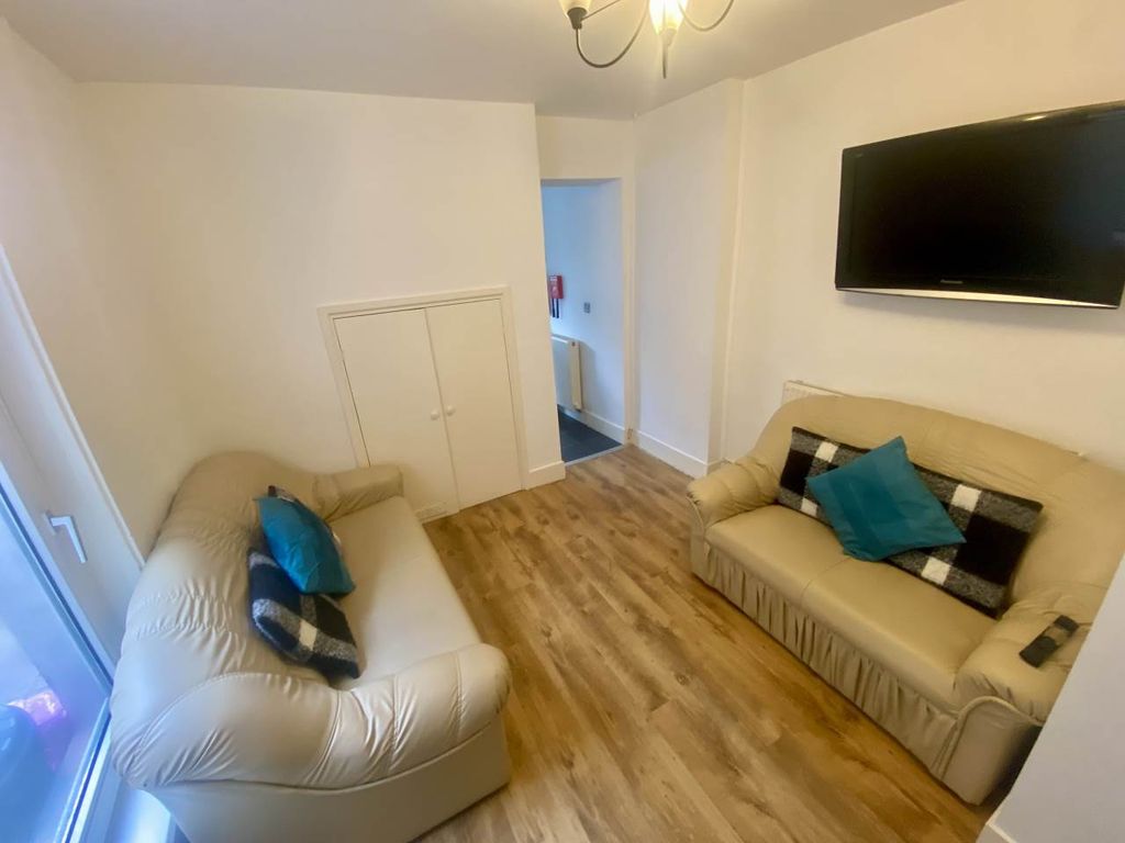 Property photo 1 of 17 Img_8076