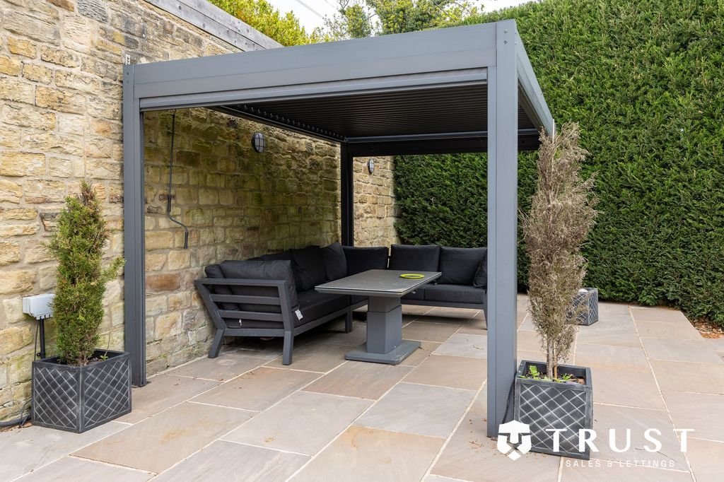 Additional image 76 of 6 bed detached house for saleStation Lane, Birkenshaw BD11
