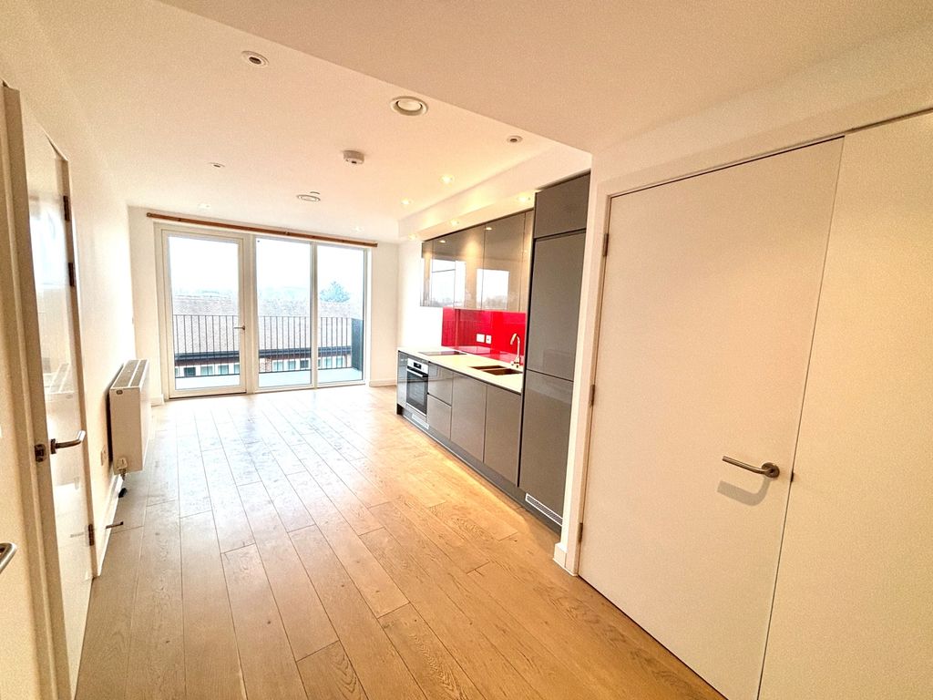 Property photo 2 of 8 Lounge