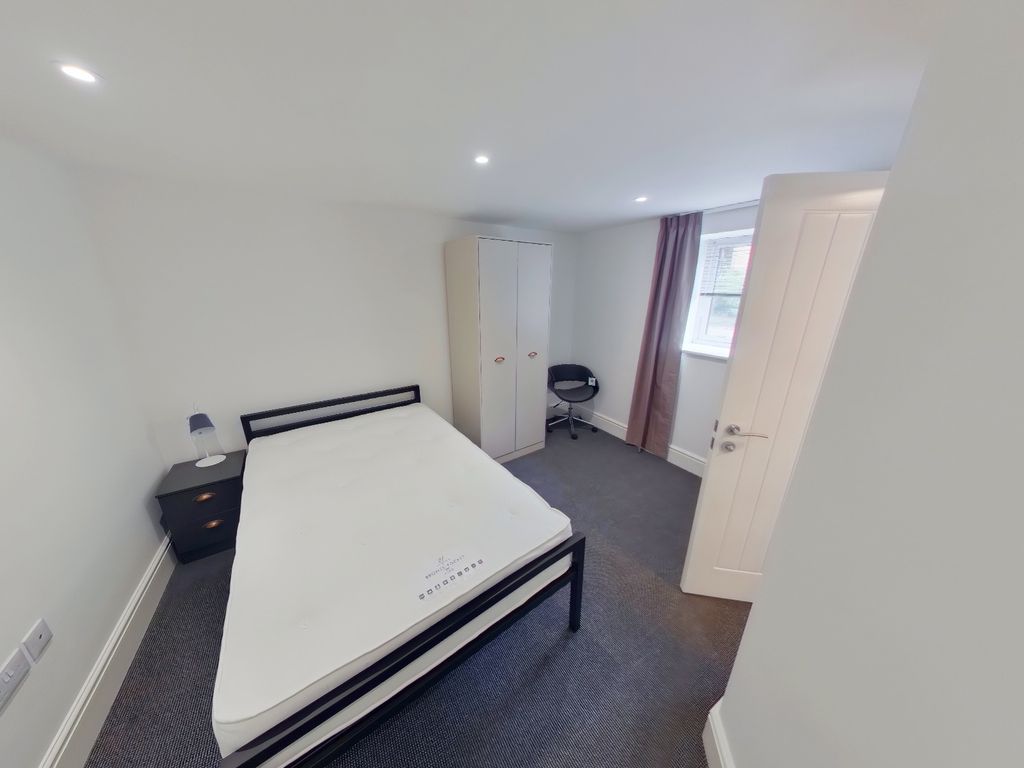 Property photo 3 of 4 Bedroom