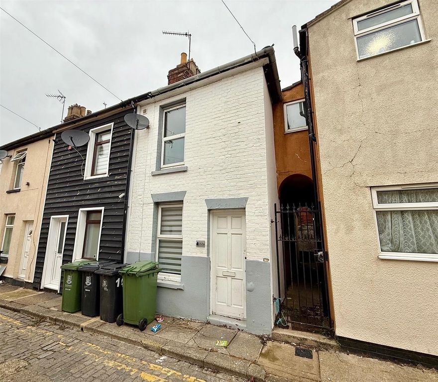 Property photo 1 of 9 Outside