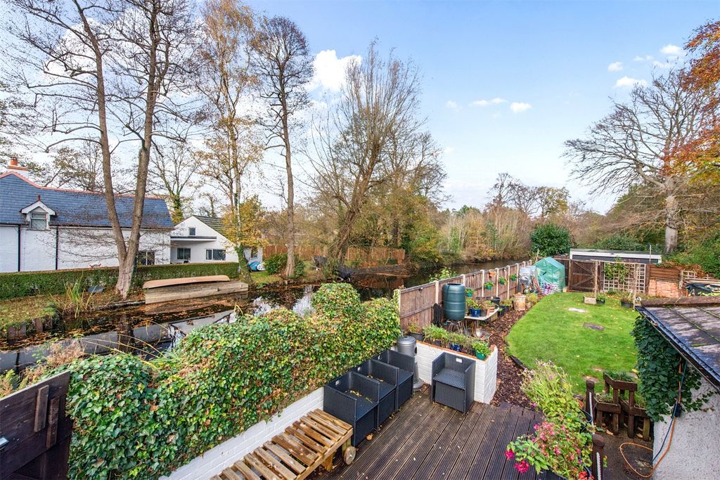 Property photo 3 of 23 Picture No. 15