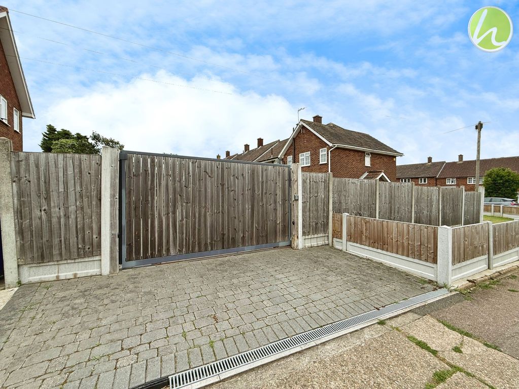 Property photo 2 of 20
