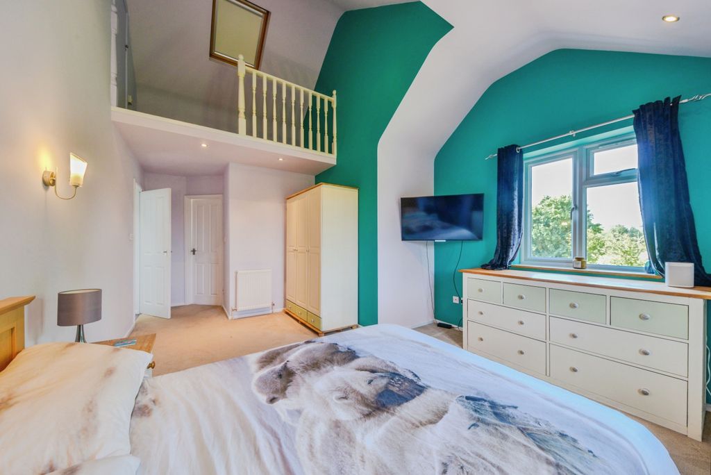 Additional image 13 of 4 bed semi-detached house for salePurwell Lane, Hitchin SG4