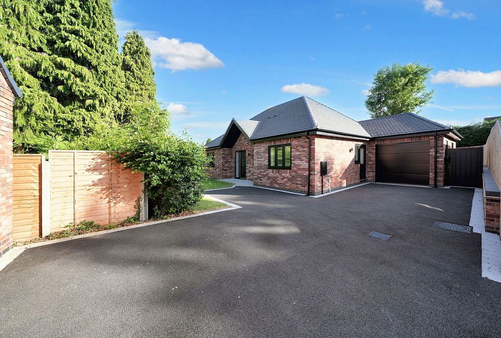 Property photo 2 of 36