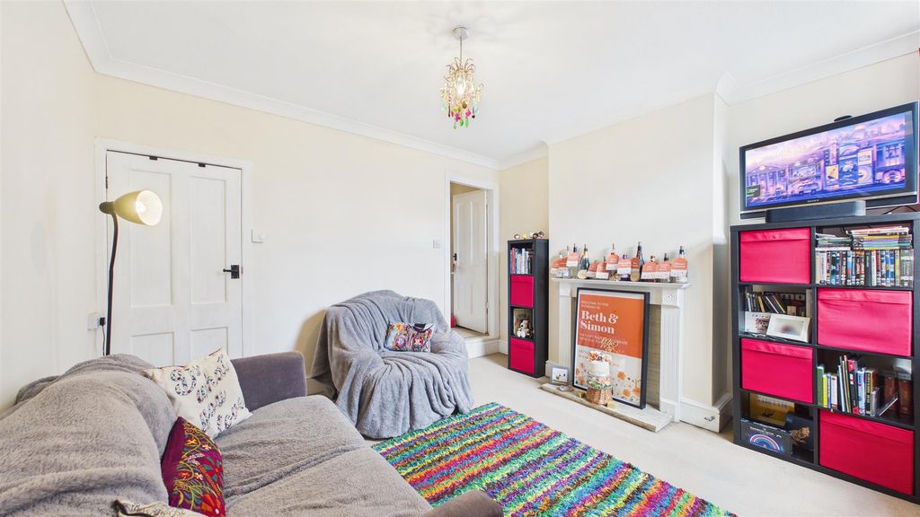 Property photo 2 of 16 Cam05101G0-Pr0147-Still010.Jpg