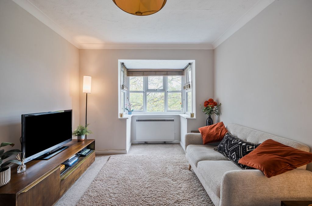 Property photo 2 of 15 1368796-11-68F238...