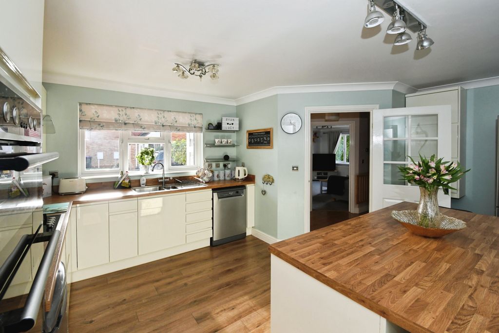 Property photo 3 of 15