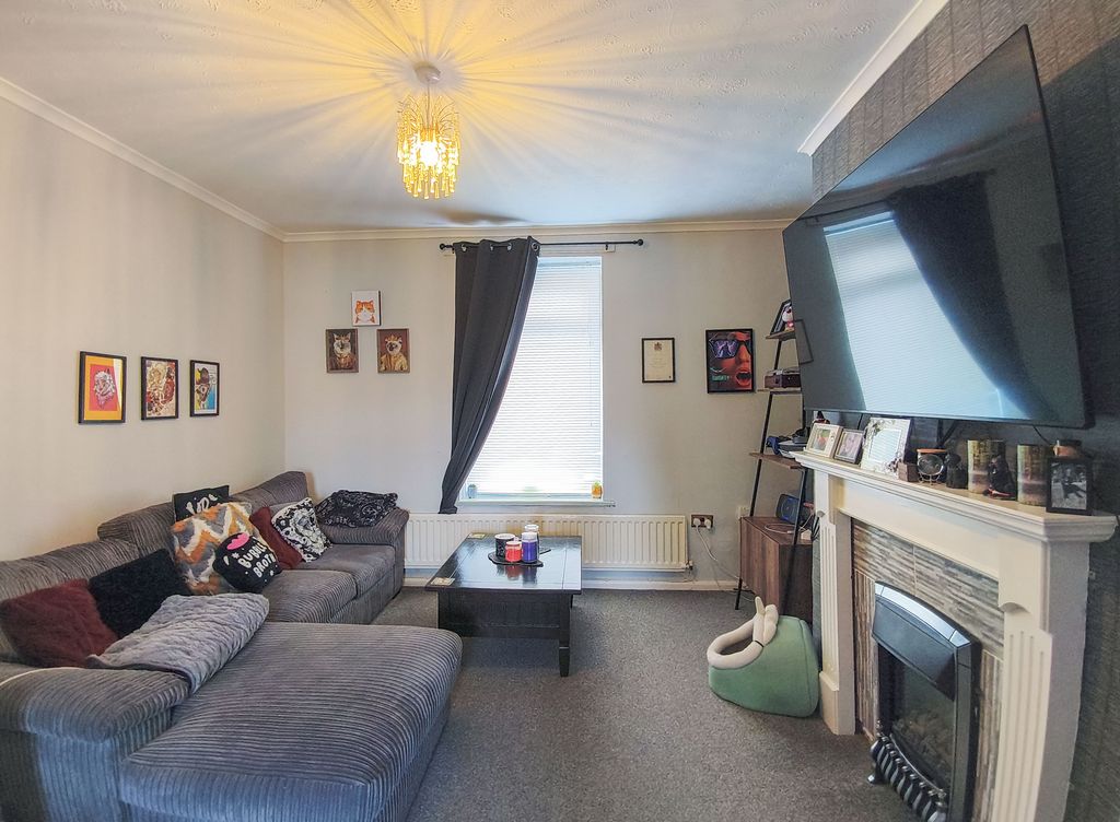 Property photo 2 of 18