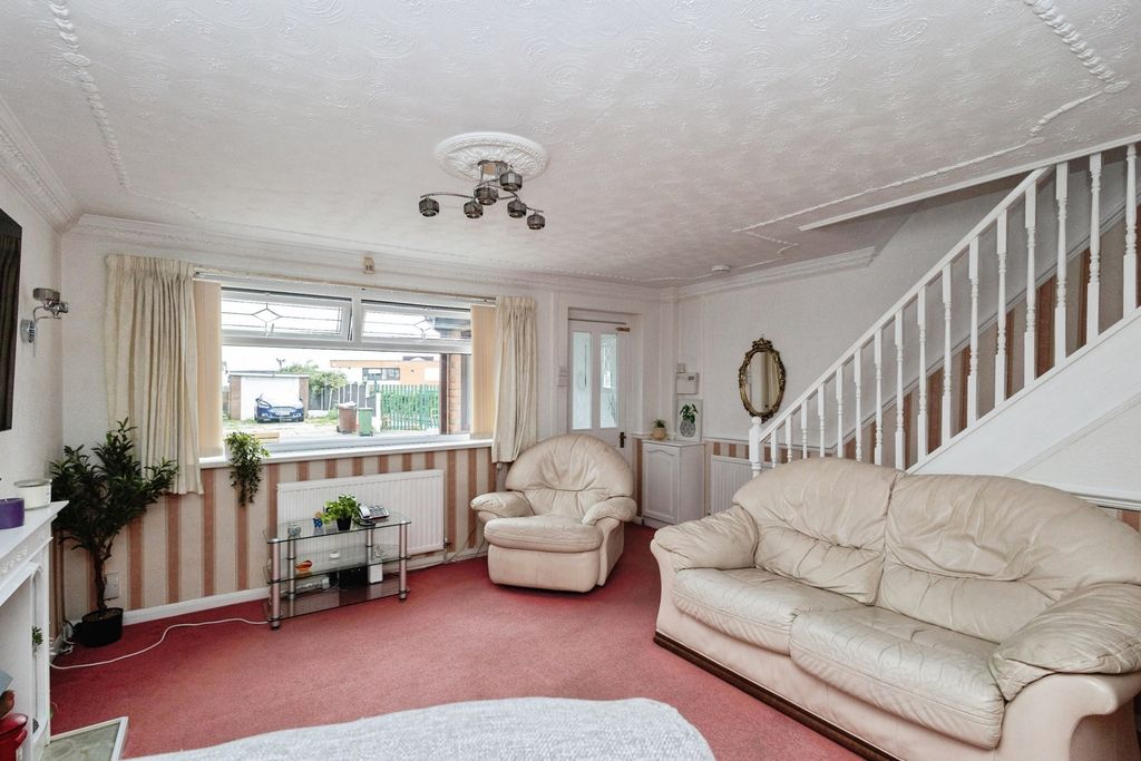 Property photo 2 of 17 Photo