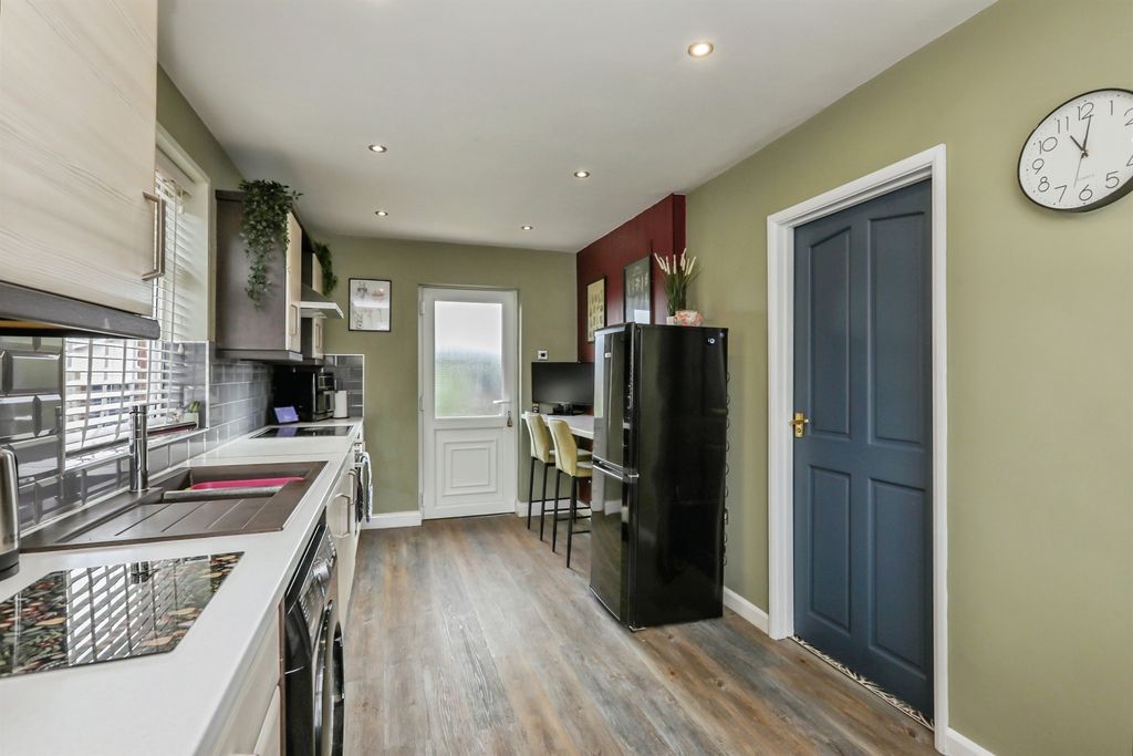 Property photo 3 of 16