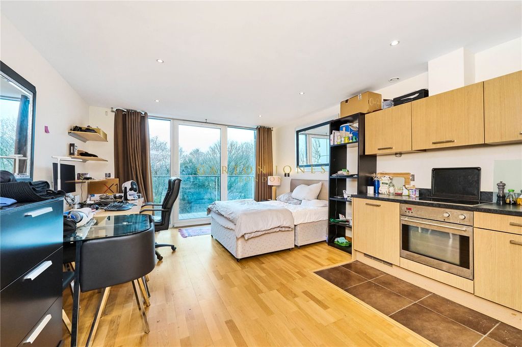 Property photo 2 of 12 Picture No. 10