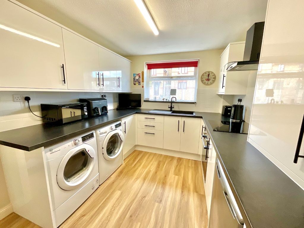 Property photo 3 of 29 2762986