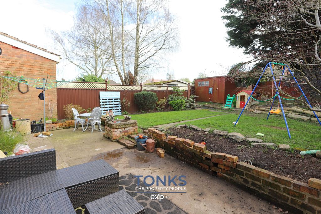 Property photo 2 of 18