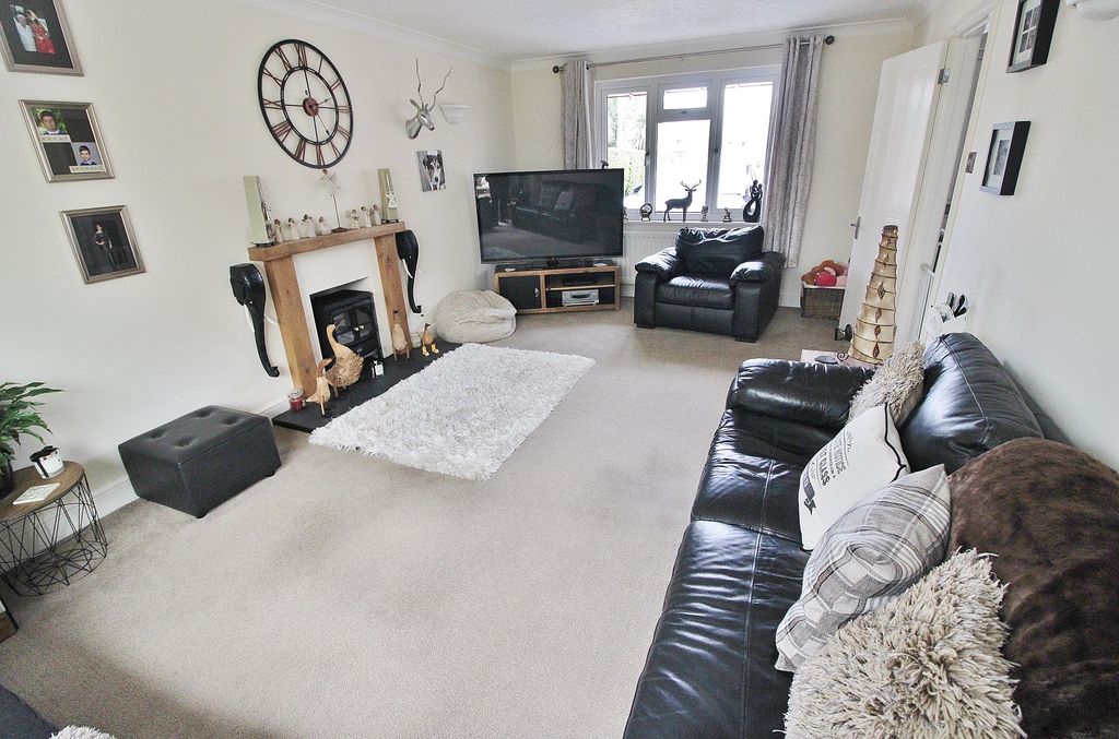 Property photo 2 of 19