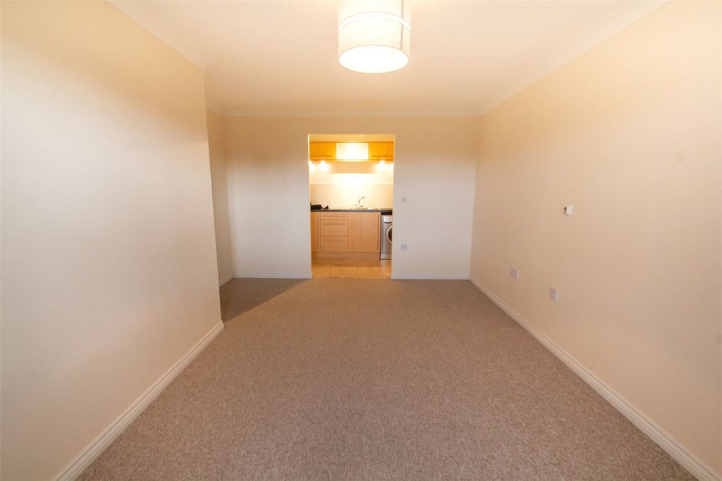 Property photo 3 of 6 Picture No. 06
