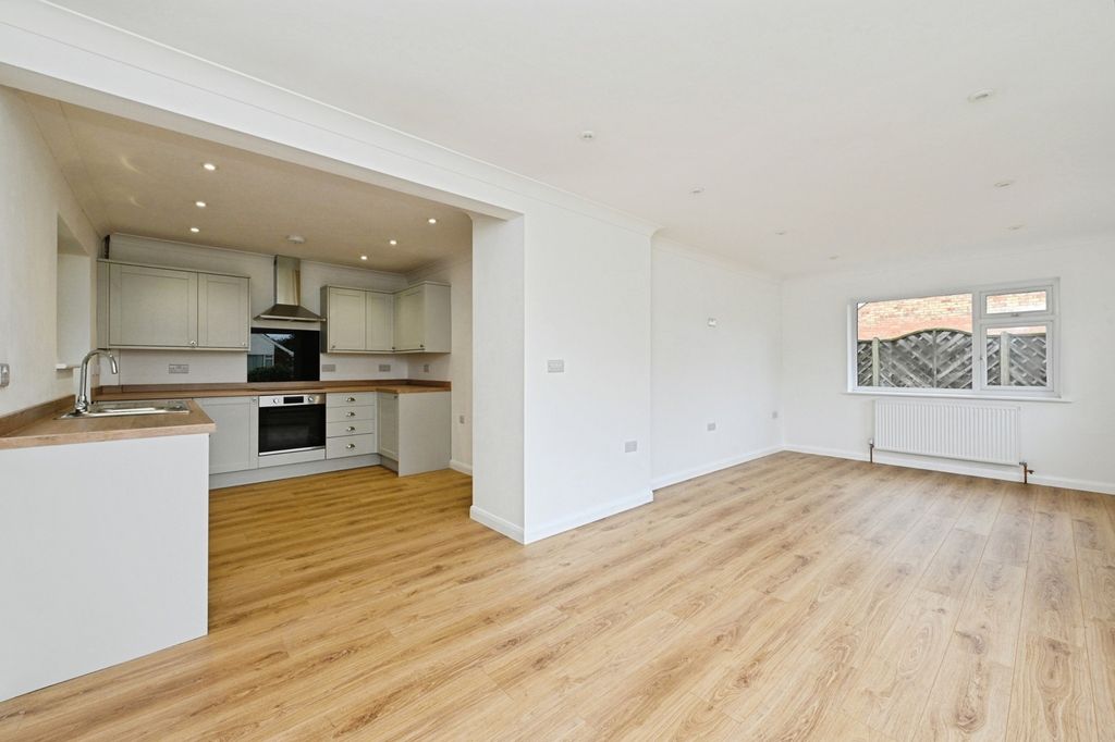 Property photo 3 of 17 Photo