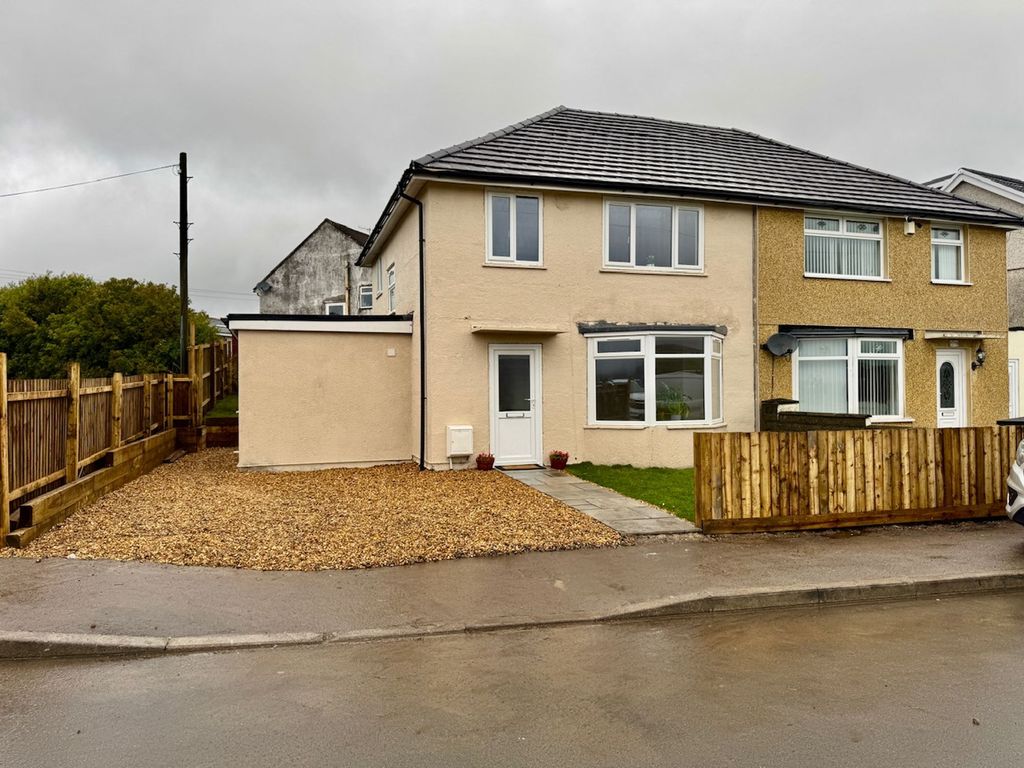 Property photo 1 of 42