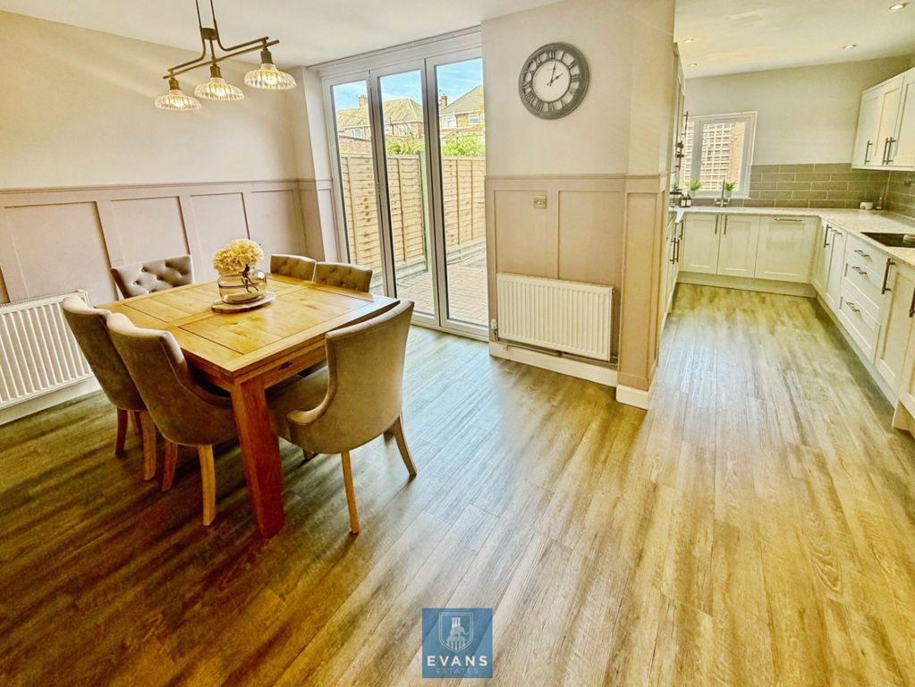 Property photo 2 of 18 Dining Area
