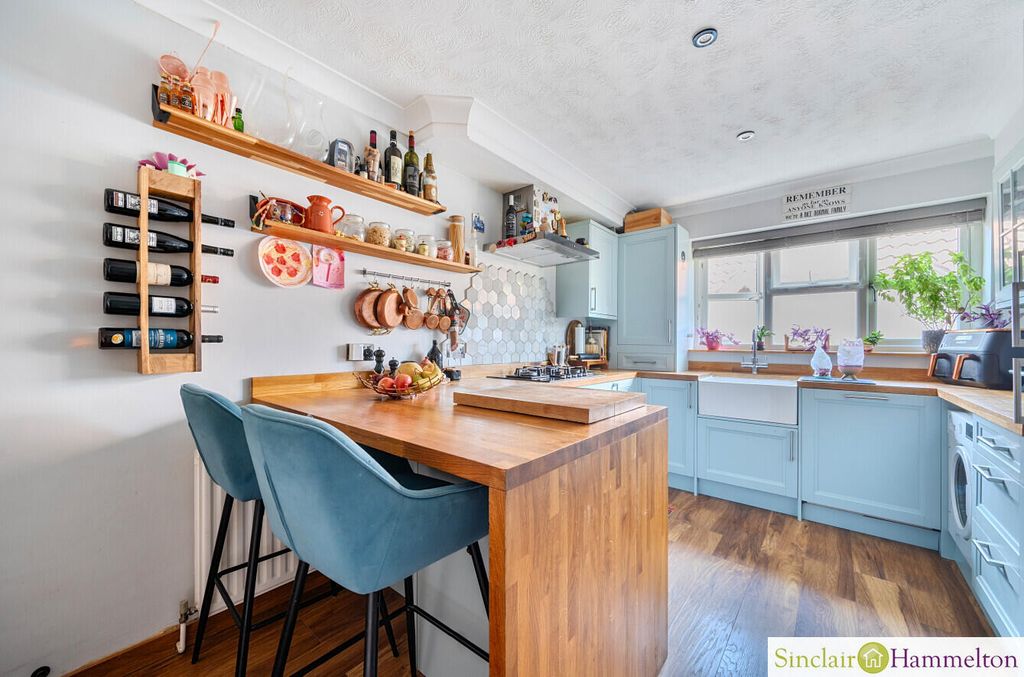 Property photo 3 of 12 Kitchen