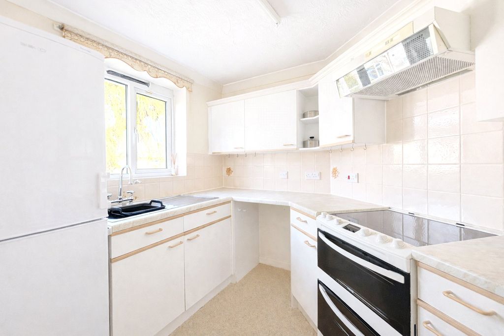 Property photo 3 of 8 3 - Picture No. 15