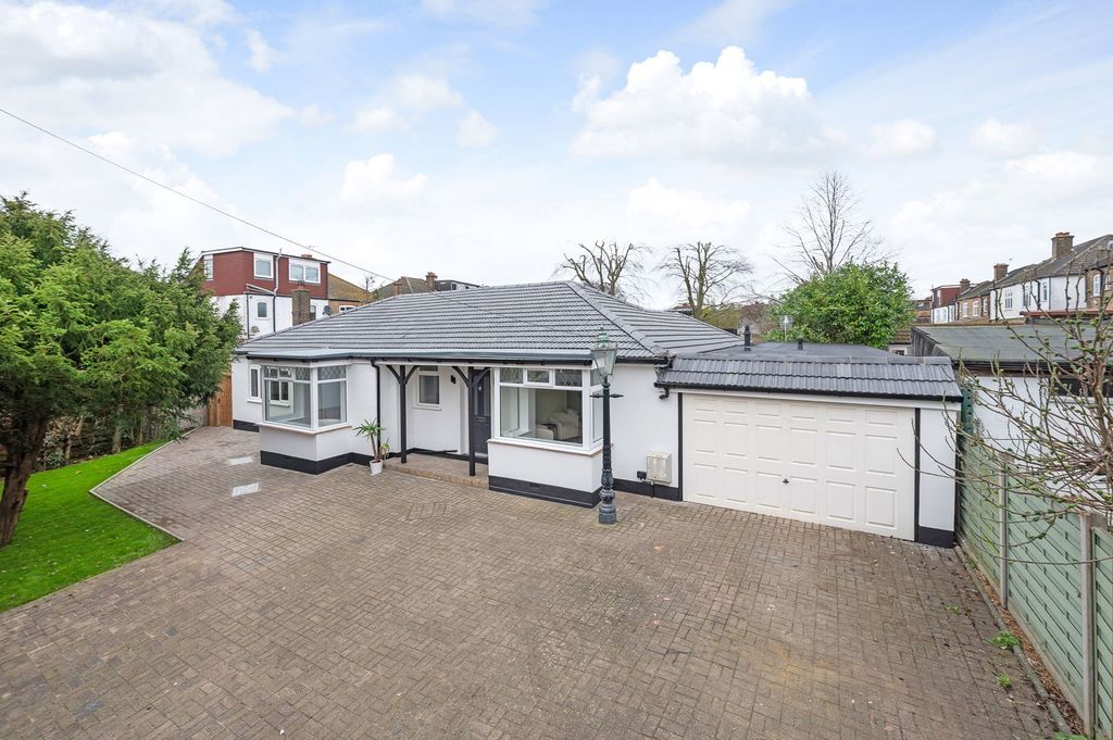 Property photo 1 of 34