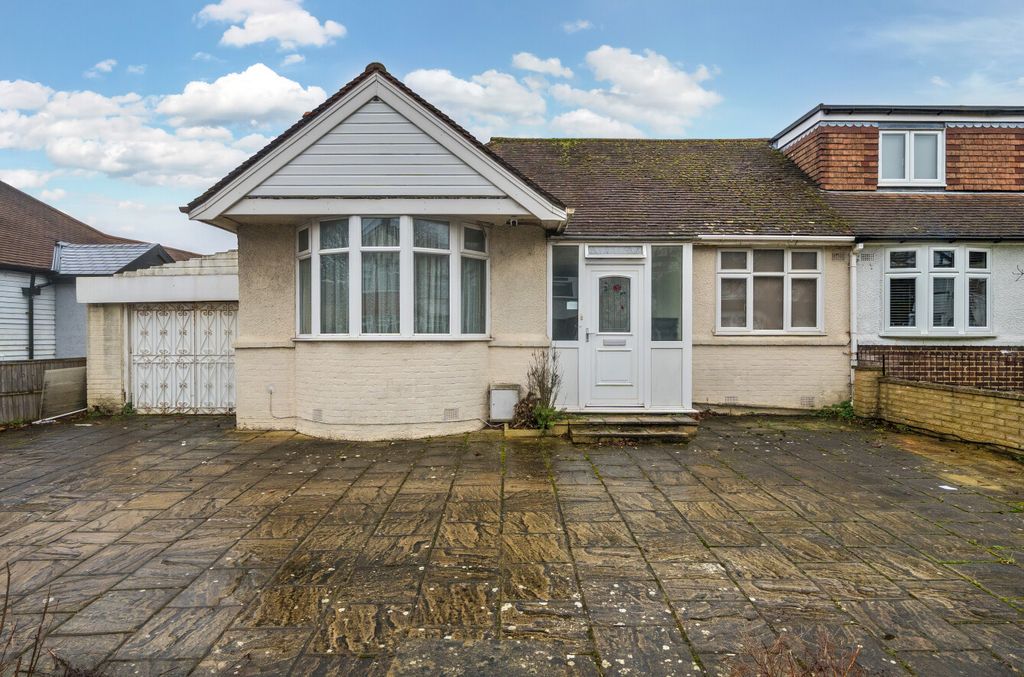 Property photo 1 of 20 1408473-15-698504...