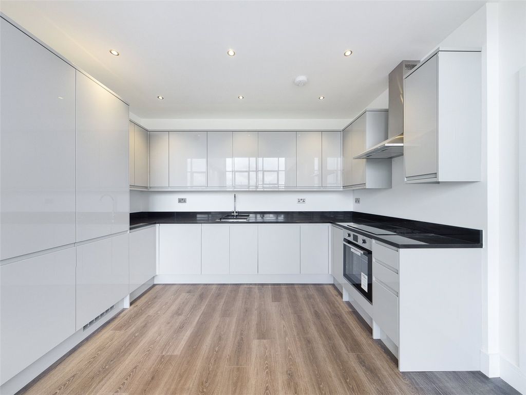 Property photo 2 of 10 Picture No. 06