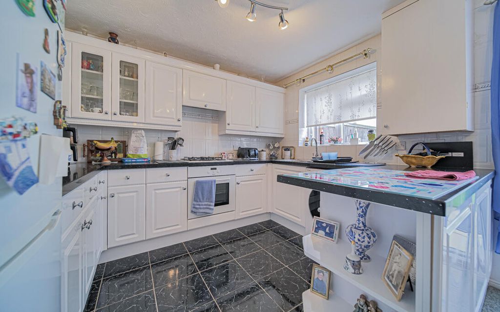 Property photo 3 of 16 P1066937.Jpg