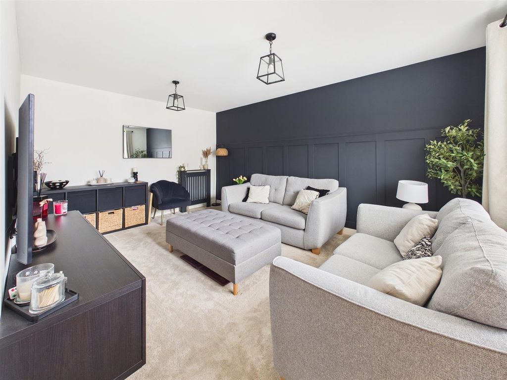 Property photo 3 of 23