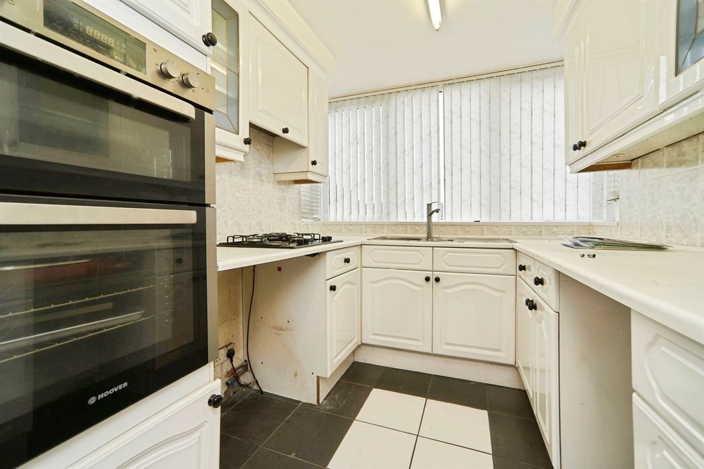 Property photo 3 of 18