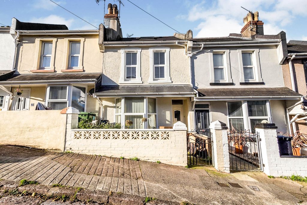 Property photo 1 of 8
