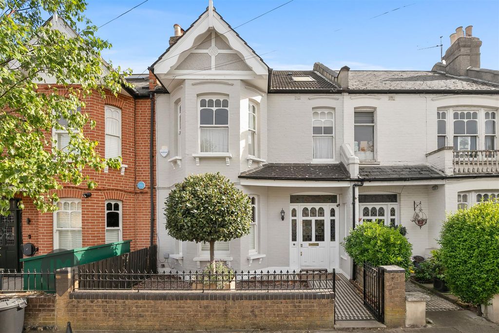 Property photo 1 of 10 External