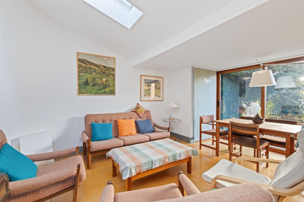 Property photo 2 of 25 4797423