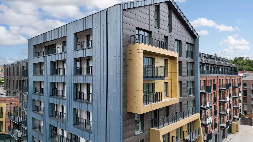 Property photo 2 of 10 Mcarthur's Yard