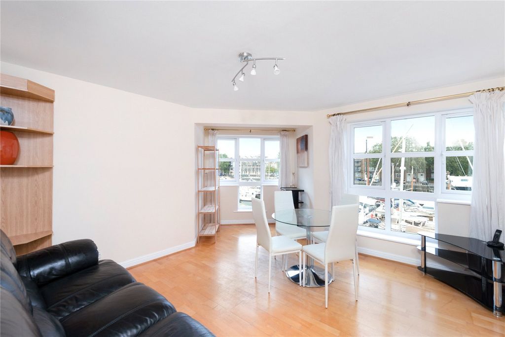 Property photo 3 of 8 Picture No. 02