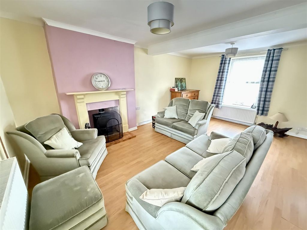 Property photo 3 of 12 Living Room