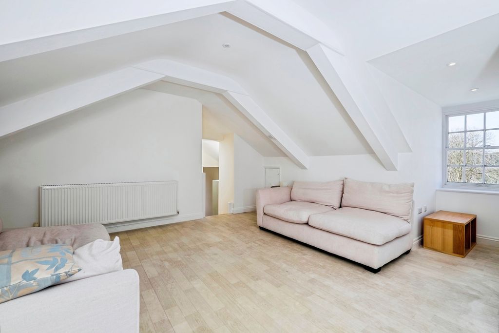 Property photo 3 of 22 Picture 3