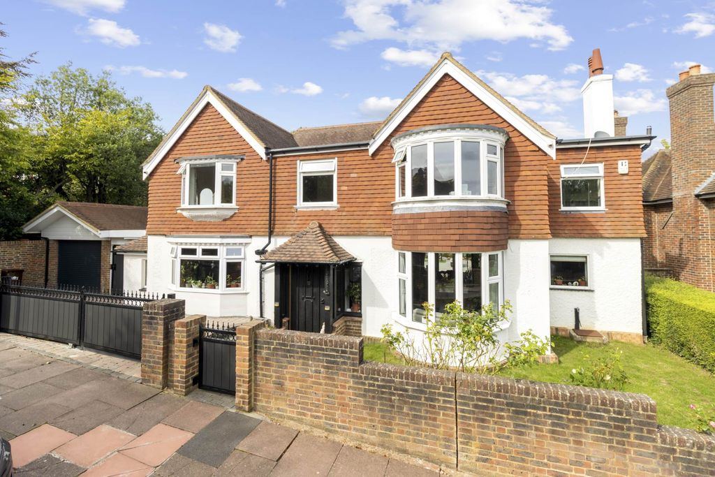 Property photo 1 of 45