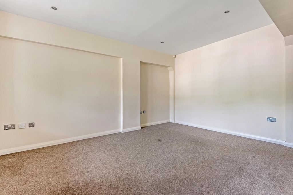 Property photo 3 of 12 0 General