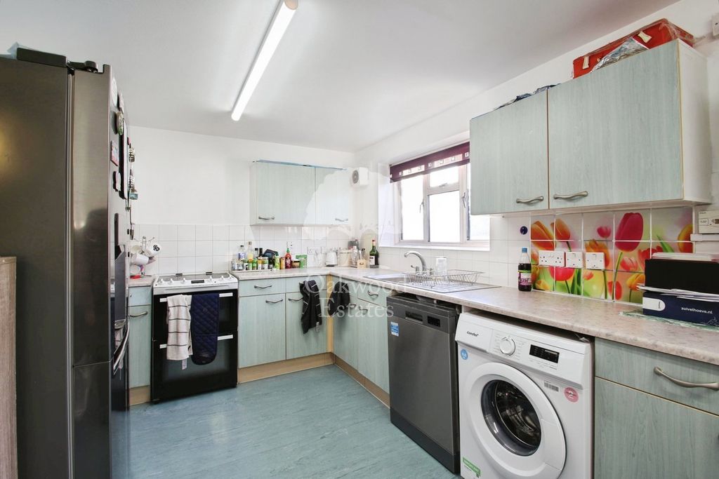 Property photo 3 of 16