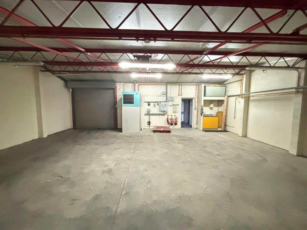 Property photo 2 of 5 Internal Warehouse.Jpg