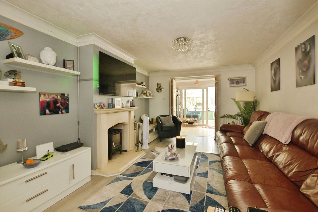 Property photo 2 of 18 Pbox-Img.Jpg