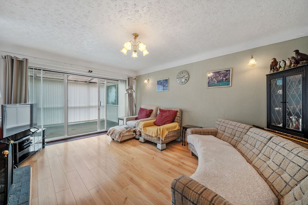 Property photo 3 of 26