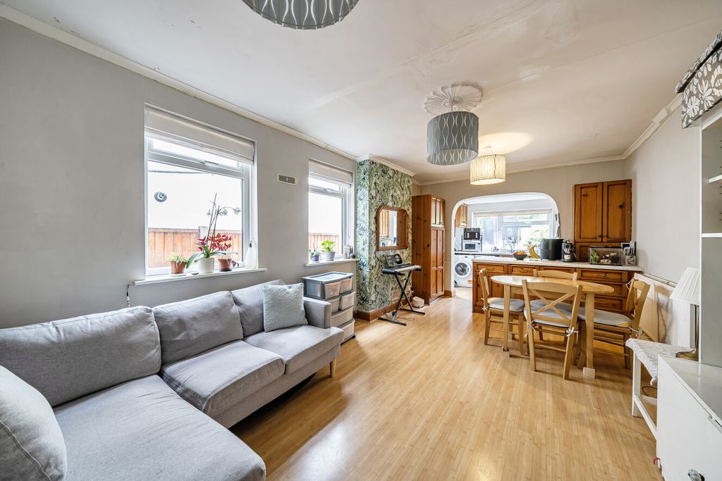 Property photo 2 of 14 1465458-18-6A1Ea4...