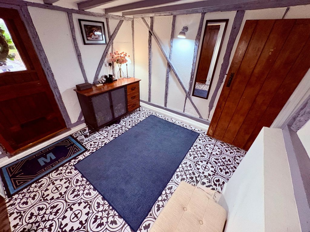 Property photo 2 of 34 Gallery