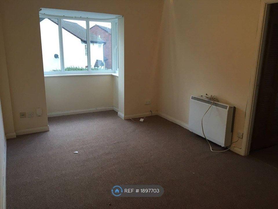 Property photo 1 of 6 Main Room